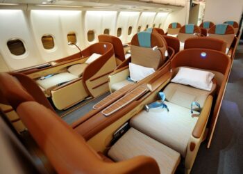 Ultimate Comfort: Ranking the Top 10 First Class Plane Cabins Globally