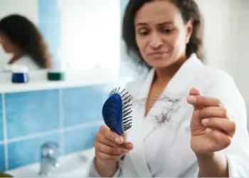 Hair Loss Solutions for Women: Unveiling the Best Options According to Dermatologists